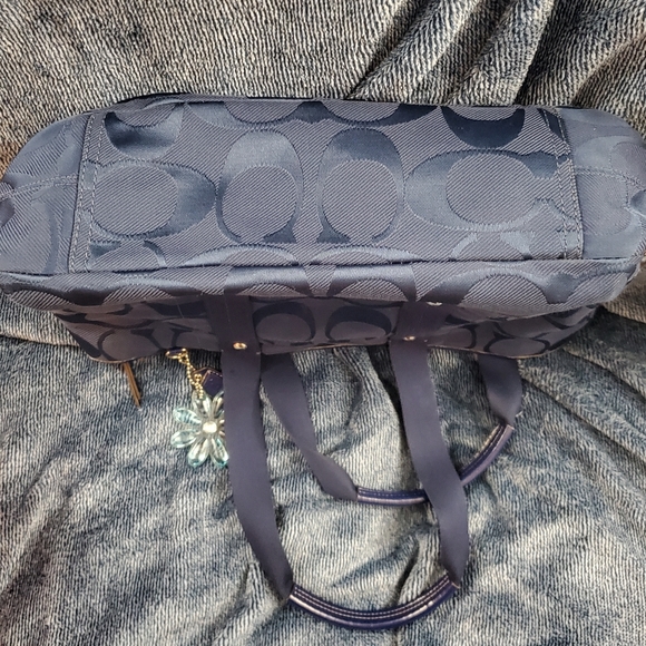 Coach Kyra Daisy Signature Purse Navy Blue, “C” pattern bag - Picture 11 of 16